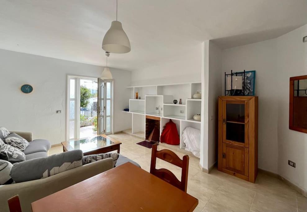 Playa Chica Apt With Terrace 100 M From The Sea Пуерто-дель-Кармен Екстер'єр фото