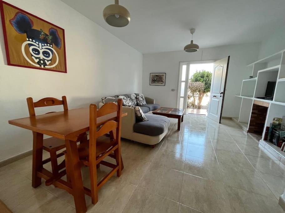 Playa Chica Apt With Terrace 100 M From The Sea Пуерто-дель-Кармен Екстер'єр фото