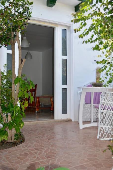 Playa Chica Apt With Terrace 100 M From The Sea Пуерто-дель-Кармен Екстер'єр фото
